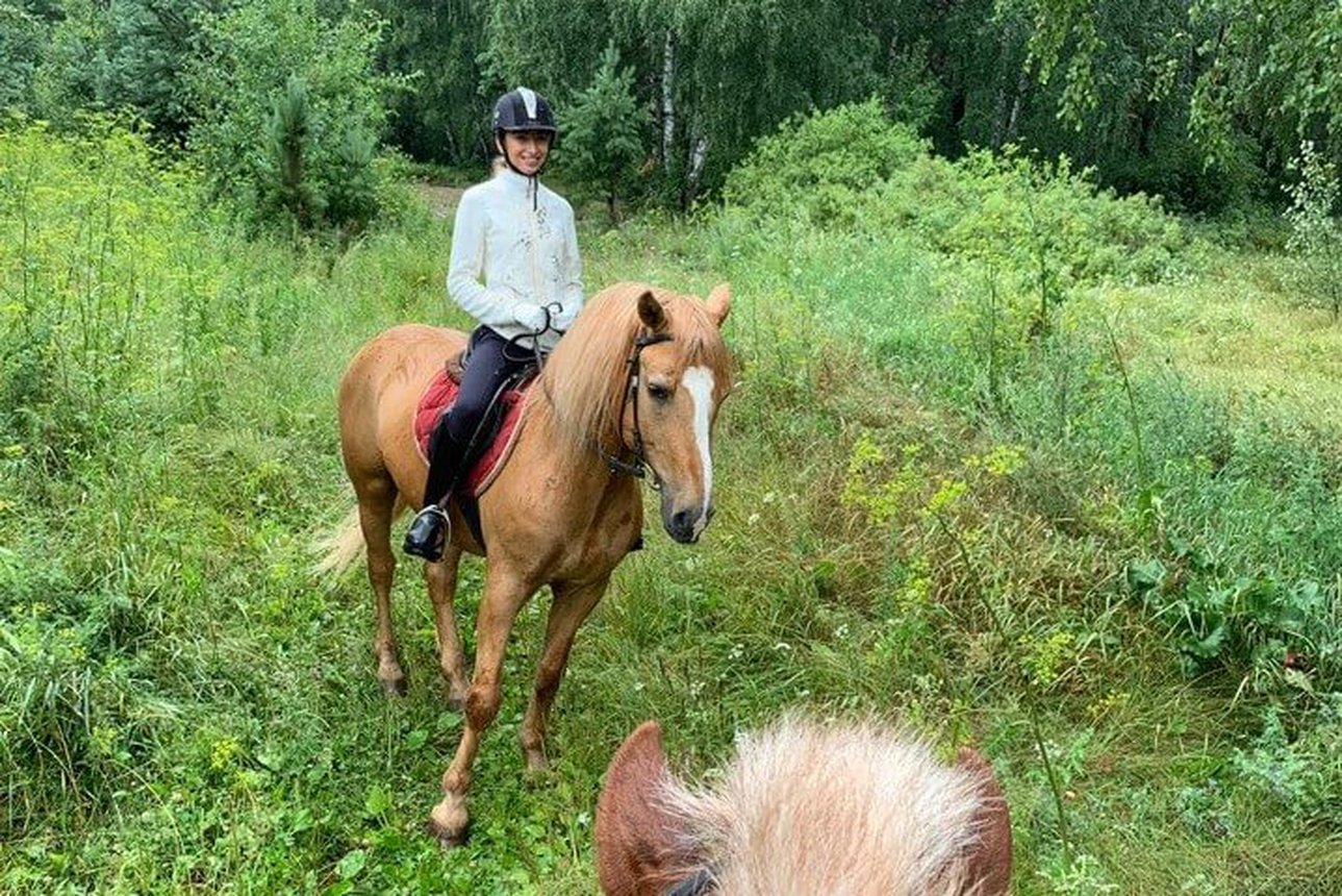 Верховая езда на лошади вдвоём. Клуб Лошадиное Царство в Тюмени